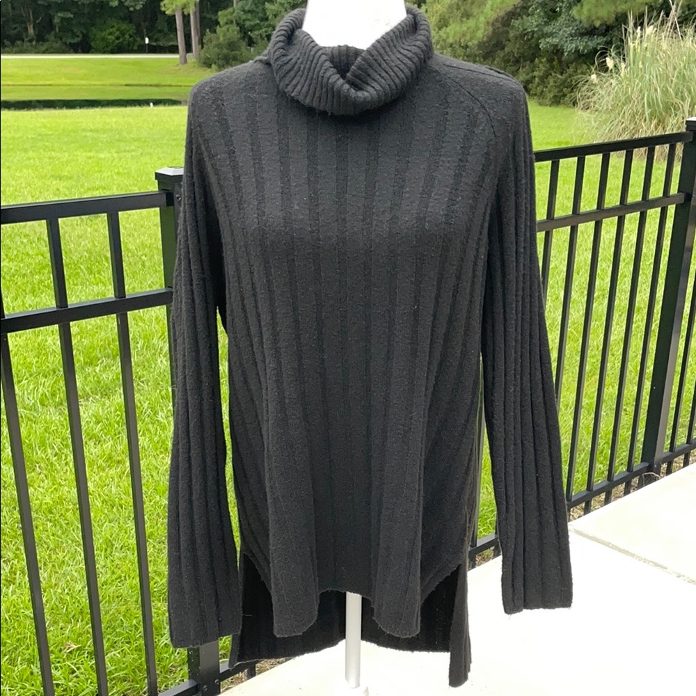 Wonderly Black Ribbed Turtleneck Sweater